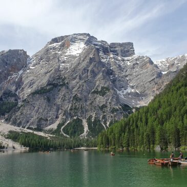 🍏 Urlaub mit Hund in Natz-Schabs – Hochplateau, Ausflug zum Pragser Wildsee & Wanderung zur Gilfenklamm 🐾